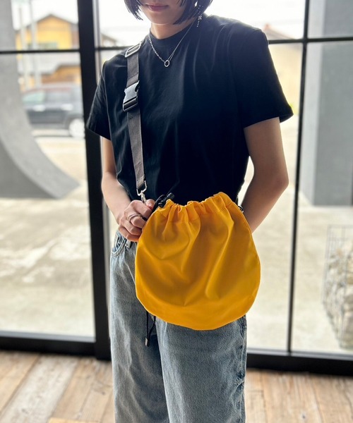 Kotoe(コトエ)の「再入荷ナシ 【UNISEX】 ナイロンミニショルダーバッグ(ショルダーバッグ・レディース・カーキ/ブラック/イエロー・FREE)」の8枚目の写真