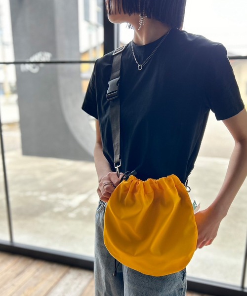 Kotoe(コトエ)の「再入荷ナシ 【UNISEX】 ナイロンミニショルダーバッグ(ショルダーバッグ・レディース・カーキ/ブラック/イエロー・FREE)」の7枚目の写真