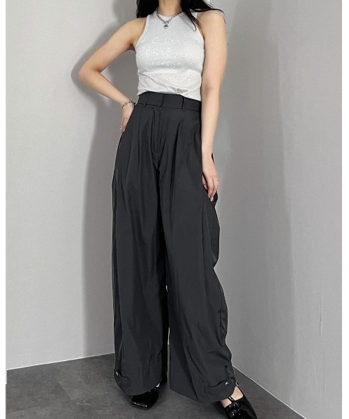 Reurie'(レウリィ)の「カップ付きアメリカンスリーブラメタンクトップ/padded american sleeve lame tanktop アメスリ ブラトップ カップ付き グリッター キラキラ ノースリーブ インナー トップス シンプル 大人カジュアル 韓国 ベージュ ピンクベージュ グレー ライトグレー シルバー 黒 ブラック モノトーン(タンクトップ・レディース・ピンクベージュ/ブラック/ライトグレー・FREE)」の6枚目の写真