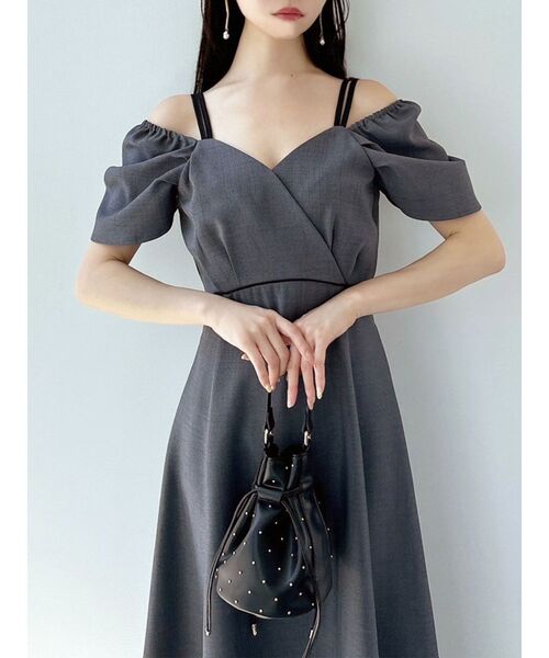 RESEXXY（リゼクシー）の「ダブルストラップフレアワンピース（ワンピース・レディース・ブラウン/チャコールグレー/アイボリー・SMALL/MEDIUM）」の3枚目の写真