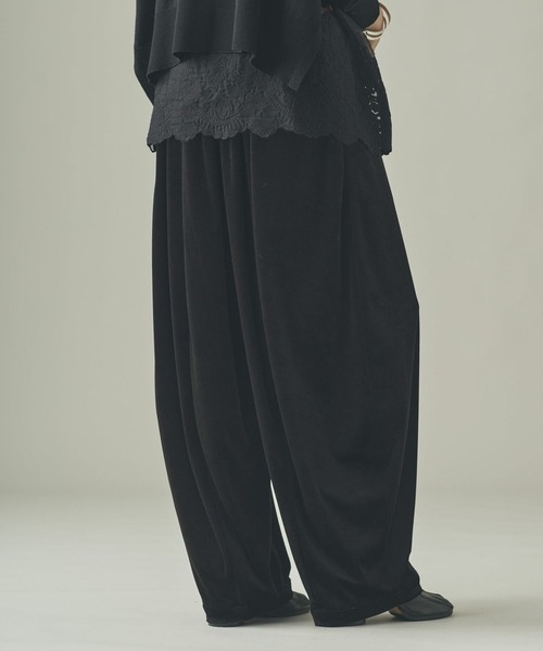 新品　カレンソロジー　ベロアドロストパンツ　ブラック Curensology パンツ Curensology(カレンソロジー)/ベロア