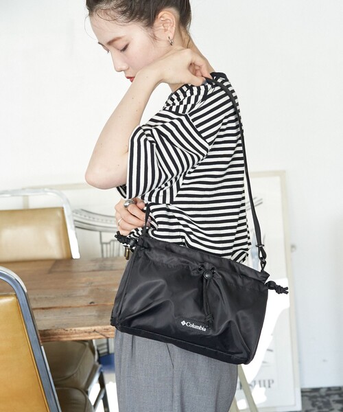 FREAK'S STORE（フリークスストア）の「Columbia/コロンビア 限定展開　JUMP CREEK SHOULDER（ショルダーバッグ・巾着バッグ）（ショルダーバッグ・レディース・ブラック/オリーブ/ベージュ・ONE SIZE/ONESIZE）」の9枚目の写真