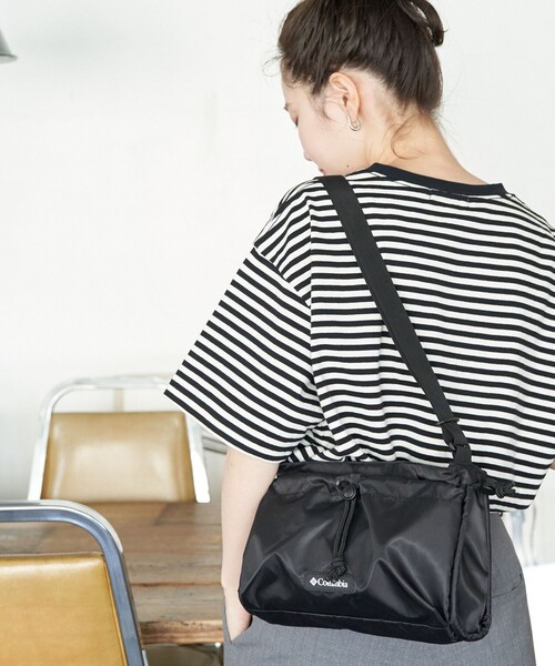 FREAK'S STORE（フリークスストア）の「Columbia/コロンビア 限定展開　JUMP CREEK SHOULDER（ショルダーバッグ・巾着バッグ）（ショルダーバッグ・レディース・ブラック/オリーブ/ベージュ・ONE SIZE/ONESIZE）」の10枚目の写真