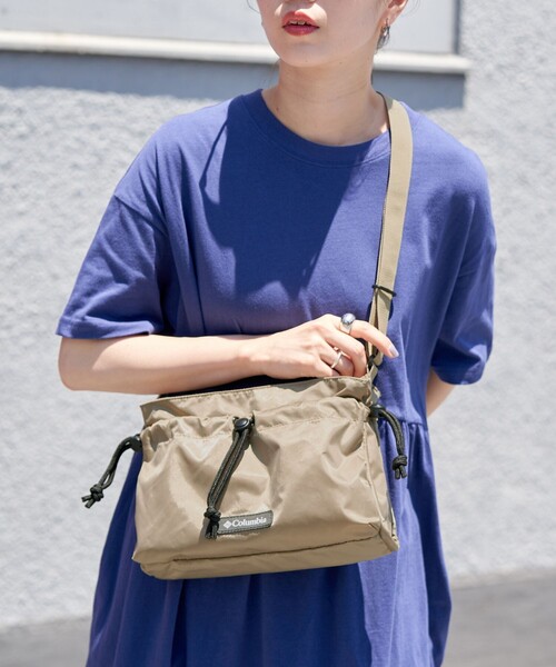 FREAK'S STORE（フリークスストア）の「Columbia/コロンビア 限定展開　JUMP CREEK SHOULDER（ショルダーバッグ・巾着バッグ）（ショルダーバッグ・レディース・ブラック/オリーブ/ベージュ・ONE SIZE/ONESIZE）」の11枚目の写真