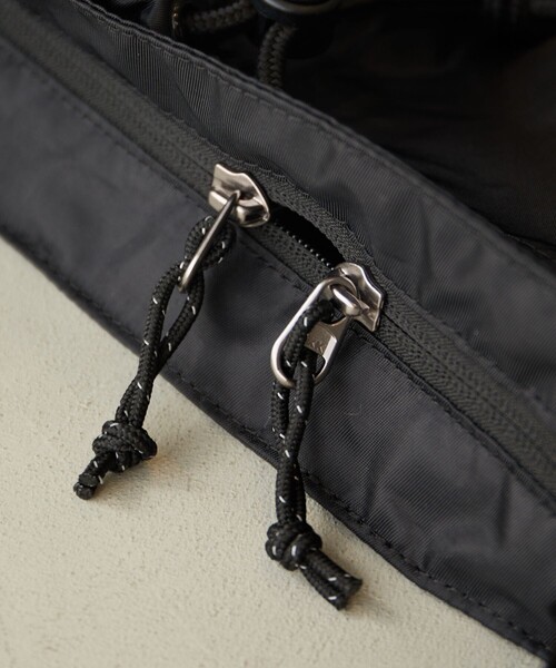 FREAK'S STORE（フリークスストア）の「Columbia/コロンビア 限定展開　JUMP CREEK SHOULDER（ショルダーバッグ・巾着バッグ）（ショルダーバッグ・レディース・ブラック/オリーブ/ベージュ・ONE SIZE/ONESIZE）」の19枚目の写真