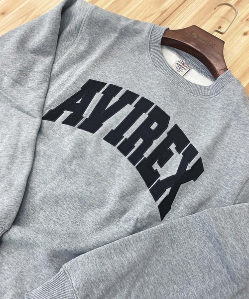 AVIREX（アヴィレックス）の「CREW NECK SWEAT LOGO（スウェット・メンズ・ネイビー/グレー/ブラック・L/XL/XXL/M）」の7枚目の写真