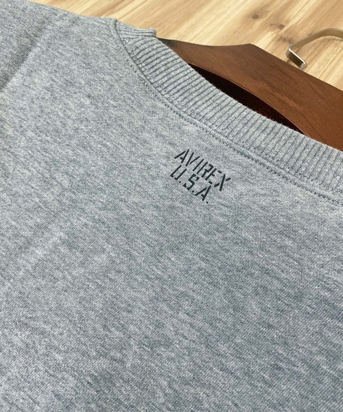 AVIREX（アヴィレックス）の「CREW NECK SWEAT LOGO（スウェット・メンズ・ネイビー/グレー/ブラック・L/XL/XXL/M）」の9枚目の写真