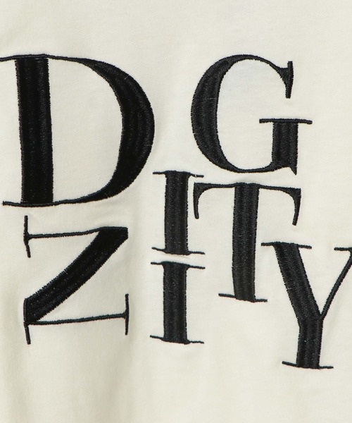 GORGE(ゴージ)の「英字配色Tシャツ(Tシャツ/カットソー・レディース・オフホワイト/ブラック/ピンク系その他・F)」の4枚目の写真