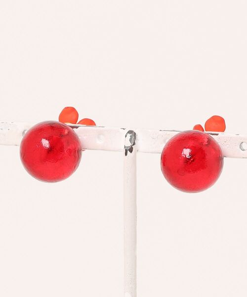 Three Four Time（ｽﾘｰﾌｫｰﾀｲﾑ）の「カラーキャッチフラワーピアス（ピアス（両耳用）・レディース・グレー/イエロー/レッド/グリーン・FREE）」の12枚目の写真