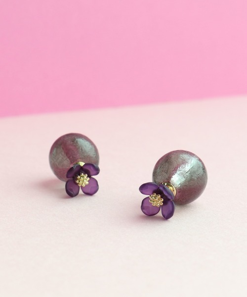 Three Four Time（ｽﾘｰﾌｫｰﾀｲﾑ）の「カラーキャッチフラワーピアス（ピアス（両耳用）・レディース・グレー/イエロー/レッド/グリーン・FREE）」の5枚目の写真