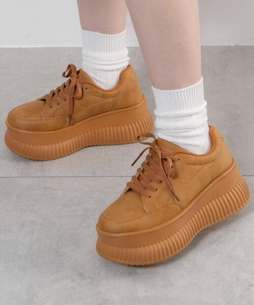 WEGO(ウィゴー)の「WEGO/厚底プラットフォームスニーカー(スニーカー・レディース・ブラック/ホワイト/キャメル・MEDIUM/LARGE)」の4枚目の写真