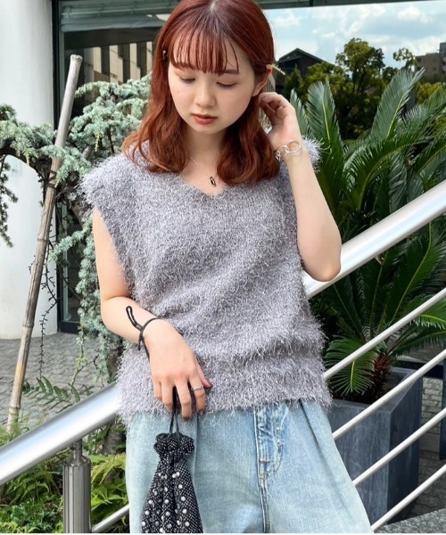 DOUBLE NAME（ダブルネーム）の「フェザーVネックベスト（ベスト・レディース・ブルー/グレー・FREE）」の7枚目の写真