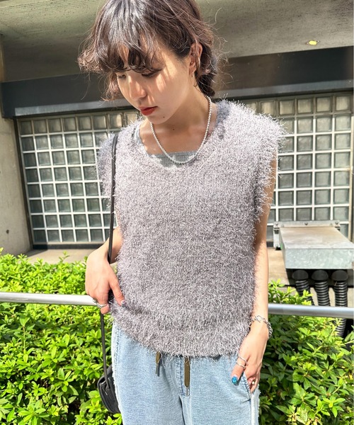 DOUBLE NAME（ダブルネーム）の「フェザーVネックベスト（ベスト・レディース・ブルー/グレー・FREE）」の17枚目の写真