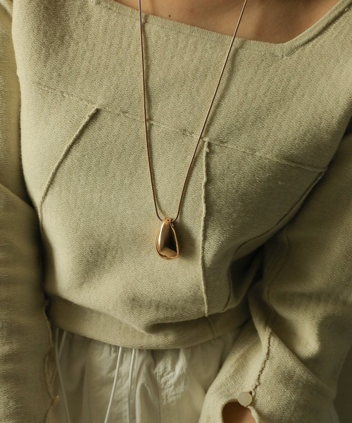 voov（ブーブ）の「シンプル ビッグ ドロップモチーフ ロングネックレス（ネックレス・レディース・シルバー/ゴールド・フリー）」の2枚目の写真