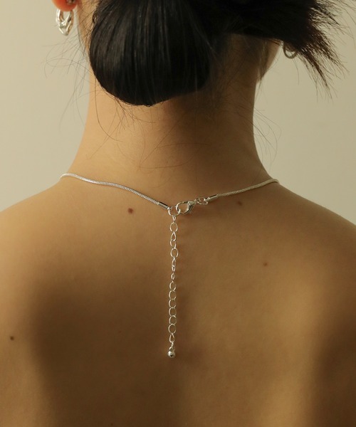 voov（ブーブ）の「シンプル ビッグ ドロップモチーフ ロングネックレス（ネックレス・レディース・シルバー/ゴールド・フリー）」の7枚目の写真