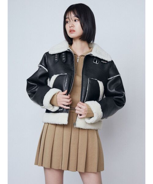 【 美品⭐︎ 】EMODA エモダ　ショートフェイクムーンブルゾン EMODA（エモダ）の「ショートフェイクムートンブルゾン
