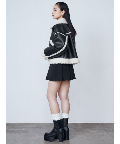 EMODA（エモダ）の「ショートフェイクムートンブルゾン（ブルゾン・レディース・ブラウン/ブラック/アイボリー・FREE）」の10枚目の写真