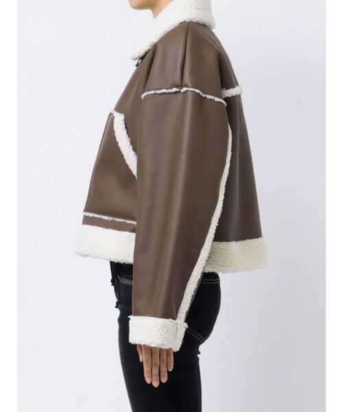 EMODA（エモダ）の「ショートフェイクムートンブルゾン（ブルゾン・レディース・ブラウン/ブラック/アイボリー・FREE）」の13枚目の写真