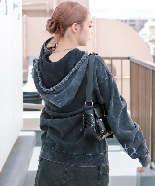 SPINNS（スピンズ）の「グランジ/裏起毛であったかいジップパーカーCHELSEA（パーカー・メンズ・ブラック/ブラック系その他・ONESIZE）」の21枚目の写真