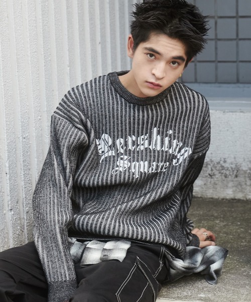 WEGO(ウィゴー)の「WEGO/ヴィンテージライクグラフィックプルオーバー(ニット/セーター・メンズ・グレー/ブラック・LARGE/MEDIUM)」の1枚目の写真