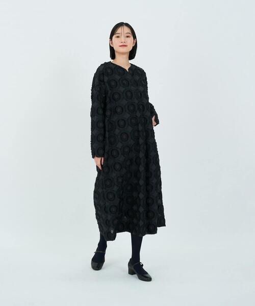 LOISIR（ロワズィール）の「サークルフラワーカットジャカードサック