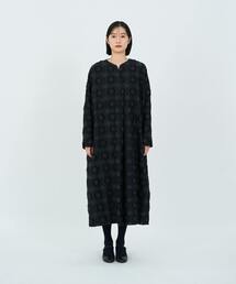 LOISIR（ロワズィール）の「サークルフラワーカットジャカードサック
