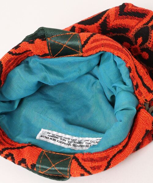PUEBCO（プエブコ）の「JACQUARD FABRIC DRAWSTRING BAG（ハンドバッグ・メンズ・ネイビー系/オレンジ系・ONE SIZE）」の11枚目の写真