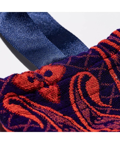 PUEBCO（プエブコ）の「JACQUARD FABRIC DRAWSTRING BAG（ハンドバッグ・メンズ・ネイビー系/オレンジ系・ONE SIZE）」の7枚目の写真