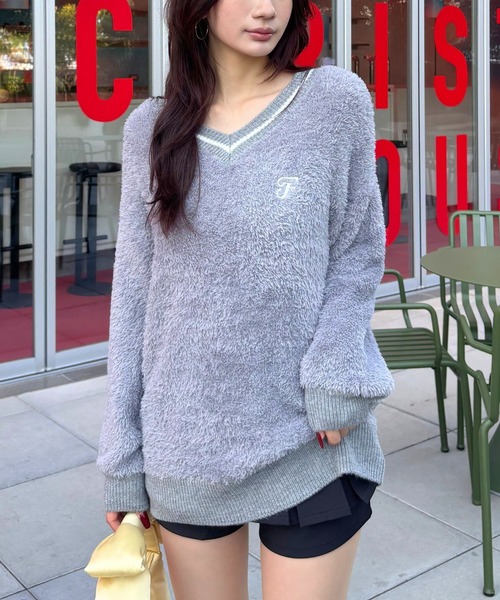 FOREVER 21(フォーエバー トゥエンティーワン)の「【2024FW】フワフワラインニットプルオーバー(ニット/セーター・レディース・ネイビー/ナチュラル/ブラック/グレー・FREE)」の1枚目の写真