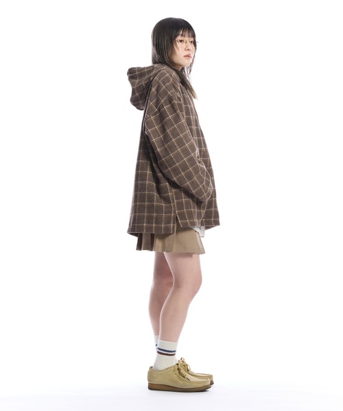THE BOLDMAN（ザ ボールドマン）の「Check Shirt Hoodie  / チェックシャツフーディー（パーカー・メンズ・ベージュ/グレー・LARGE/MEDIUM）」の6枚目の写真