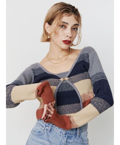 EVRIS(エヴリス)の「ラメアンサンブルニットトップス(ニット/セーター・レディース・グレー/ブラック/レッド・FREE)」の4枚目の写真