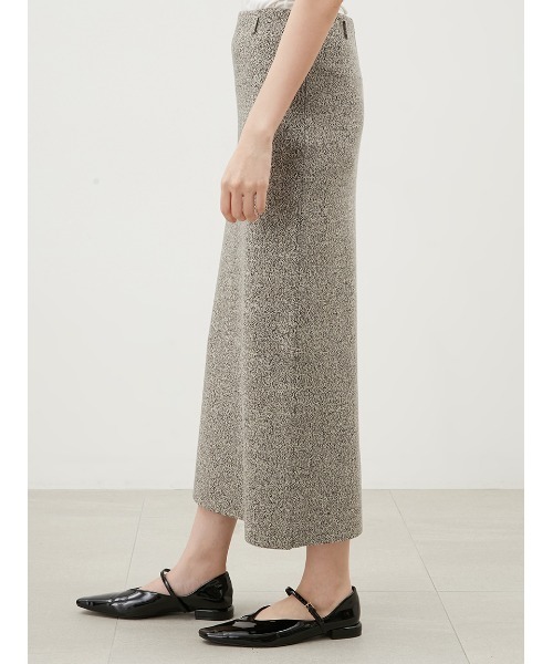 Mila Owen(ミラオーウェン)の「ループデザイン後ベンツストレートニットスカート(スカート・レディース・ライトベージュ/ブラック/その他・0/1)」の5枚目の写真