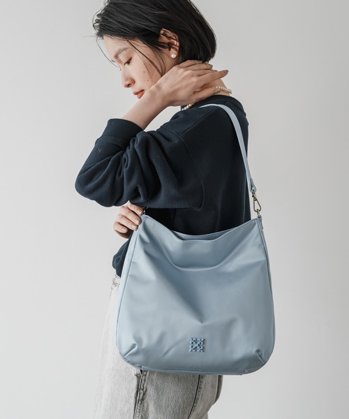 russet(ラシット)の「クラウズナイロンラージショルダーバッグ(CE-1468)(ショルダーバッグ・レディース・ブラック/ライトグレー/ライトブルー/カーキ・FREE)」の4枚目の写真
