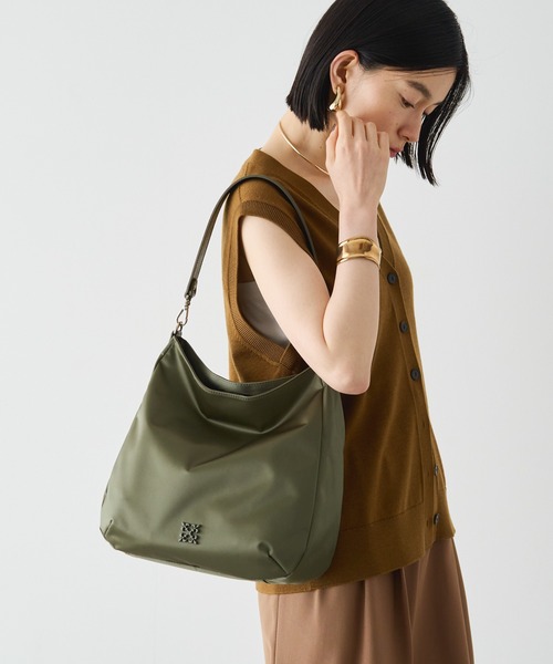 russet(ラシット)の「クラウズナイロンラージショルダーバッグ(CE-1468)(ショルダーバッグ・レディース・ブラック/ライトグレー/ライトブルー/カーキ・FREE)」の9枚目の写真