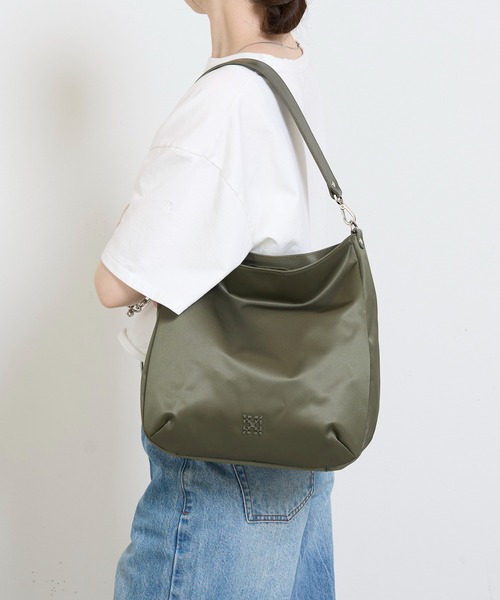 russet(ラシット)の「クラウズナイロンラージショルダーバッグ(CE-1468)(ショルダーバッグ・レディース・ブラック/ライトグレー/ライトブルー/カーキ・FREE)」の10枚目の写真