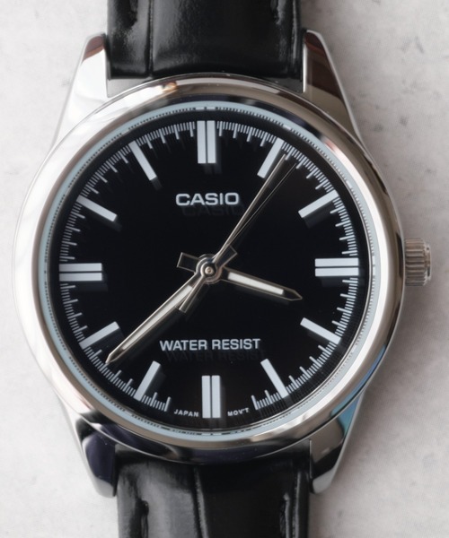 CASIO(カシオ)の「CASIO: カシオ:LTP-V005D ベーシックラウンド レザー アナログ チープカシオ(デジタル腕時計・レディース・ブラック×ホワイト/ブラウン/ブラック×ブラック/ブラック×ブルー/ブラック×シルバー/シルバー系その他/ブラック系その他・FREE)」の2枚目の写真
