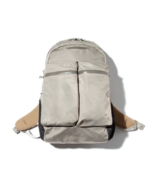 F/CE. (エフシーイー)の「F/CE. RECYCLE TWILL URBAN TOWN / エフシーイー リサイクルツイルアーバンタウン(バックパック/リュック・メンズ・ブラック/セージグリーン・FREE)」の1枚目の写真