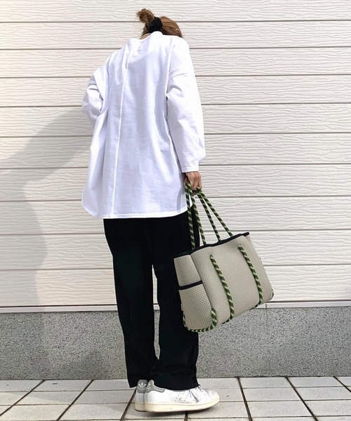 Q(キュー)の「ラインゴムタックパンツ(スラックス・レディース・ブラック/グレイッシュベージュ・MEDIUM)」の17枚目の写真