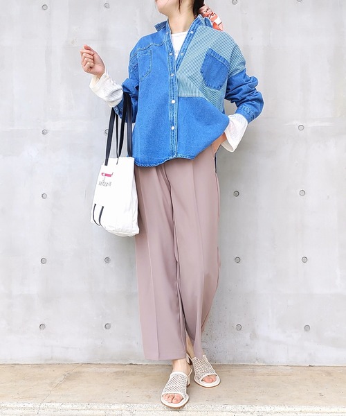 Q(キュー)の「ラインゴムタックパンツ(スラックス・レディース・ブラック/グレイッシュベージュ・MEDIUM)」の22枚目の写真