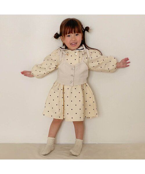 apres les cours(アプレレクール)の「【ジュニア対応】リボンチャームニットビスチェ(ベスト・キッズ・アイボリー/ネイビー・100/120/140)」の5枚目の写真