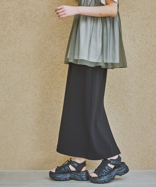 LAKOLE（ラコレ）の「＜着丈が選べる＞ジョーゼットナロースカート / 291439（スカート・レディース・チャコールグレー/ブラック/イエロー/グレイッシュベージュ/ピンク/ブラウン/オレンジ/レッド・MEDIUM/LARGE）」の14枚目の写真