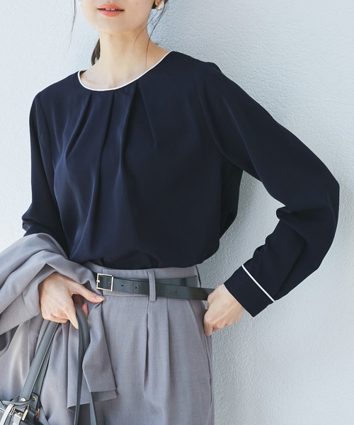 ROPE' PICNIC（ロペピクニック）の「【WEB限定カラー】多機能ランダムタックブラウス/セレモニー・通勤対応（シャツ/ブラウス・レディース・オフホワイト/サックスブルー/ホワイト系その他6/ベージュ/ネイビー・36/38）」の5枚目の写真