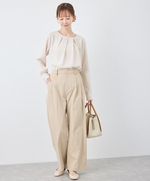 ROPE' PICNIC（ロペピクニック）の「【WEB限定カラー】多機能ランダムタックブラウス/セレモニー・通勤対応（シャツ/ブラウス・レディース・オフホワイト/サックスブルー/ホワイト系その他6/ベージュ/ネイビー・36/38）」の16枚目の写真