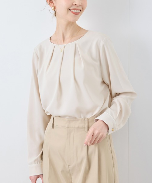 ROPE' PICNIC（ロペピクニック）の「【WEB限定カラー】多機能ランダムタックブラウス/セレモニー・通勤対応（シャツ/ブラウス・レディース・オフホワイト/サックスブルー/ホワイト系その他6/ベージュ/ネイビー・36/38）」の18枚目の写真