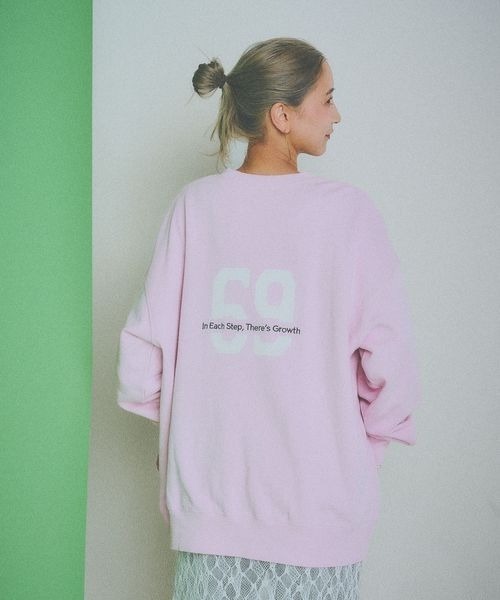 JEANASIS（ジーナシス）の「【SAWA企画】NUMBERING SWEAT/324957