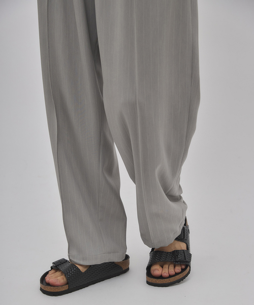 EDIFICE(エディフィス)の「ワルツ ストライプ バルーンフィットパンツ(スラックス・メンズ・ネイビー/グレー・SMALL/MEDIUM/LARGE)」の12枚目の写真