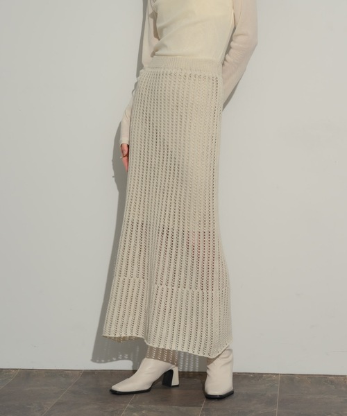 NEUNA（ヌナ）の「メッシュ編みナロースカート（スカート・レディース・ブラック/アイボリー/チャコールグレー・FREE）」の2枚目の写真