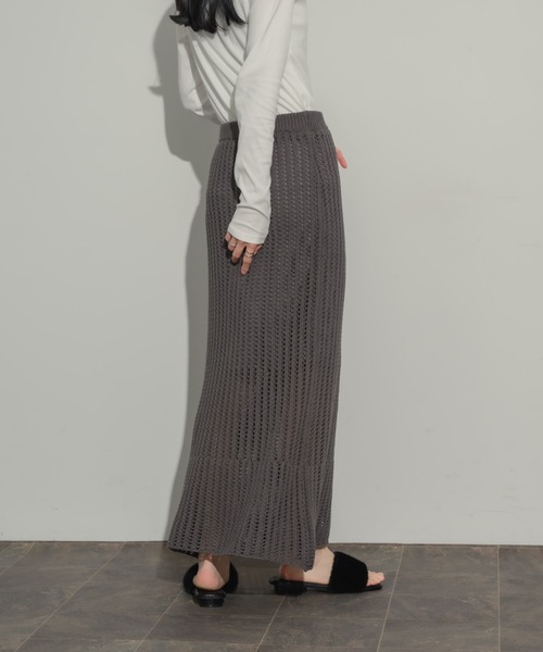 NEUNA（ヌナ）の「メッシュ編みナロースカート（スカート・レディース・ブラック/アイボリー/チャコールグレー・FREE）」の14枚目の写真