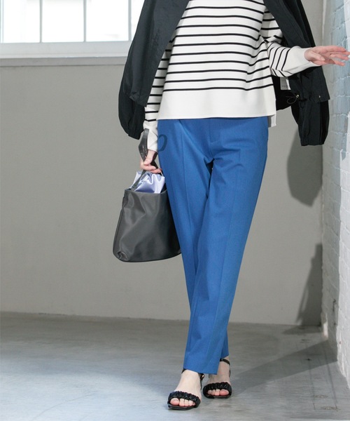 OPAQUE.CLIP（オペークドットクリップ）の「美脚ストレッチテーパードパンツ【洗濯機洗い可】（その他パンツ・レディース・ブラック/ライトグレー/パープル/ブルー系その他・36/34/40/38/42）」の4枚目の写真