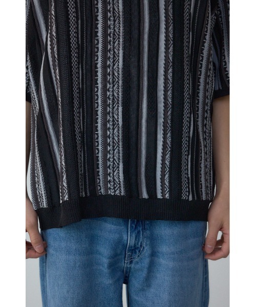 AZUL by moussy（アズールバイマウジー）の「クージー半袖ニット（ニット/セーター・メンズ・ブラック/オフホワイト/ブラック系その他・MEDIUM/LARGE）」の4枚目の写真